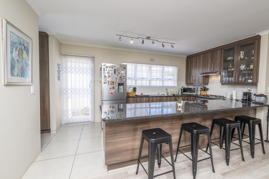 3 Bedroom Property for Sale in Sunningdale Western Cape
